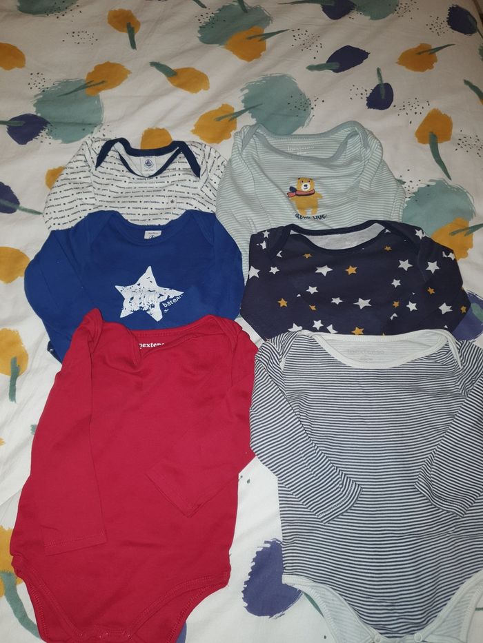 Lot bodies manches longues 18 mois