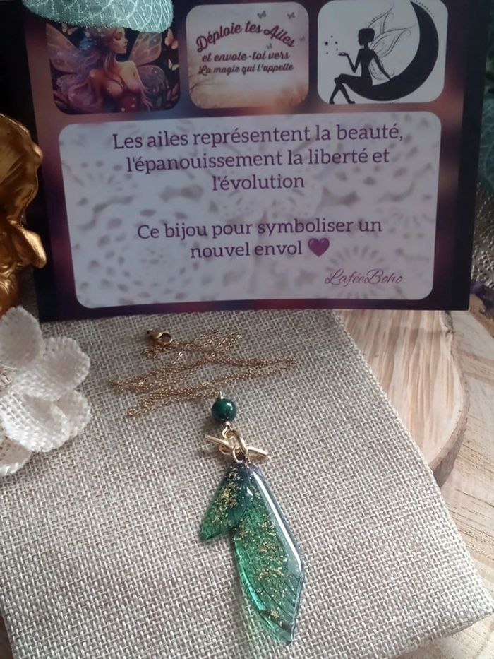 Collier ailes de fée et pierre de malachite naturelle