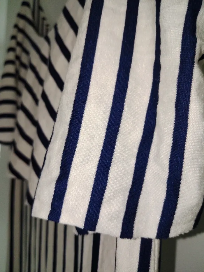 Robe longue bleu marine à rayures avec fentes - photo numéro 3