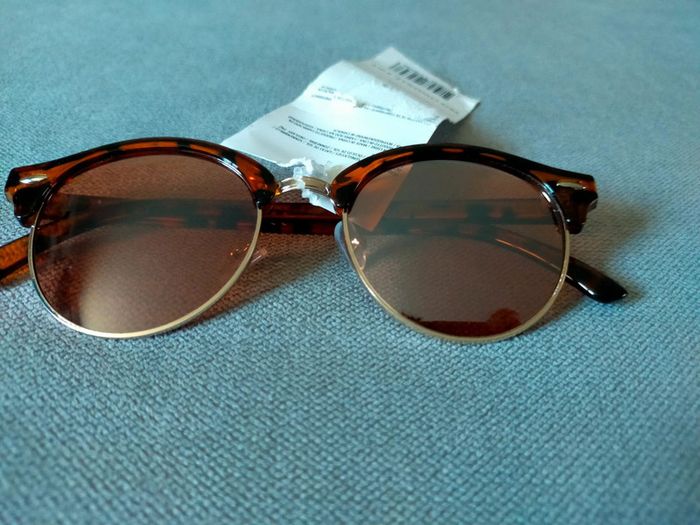 Lunettes de soleil écaille – Neuf avec étiquette - photo numéro 4