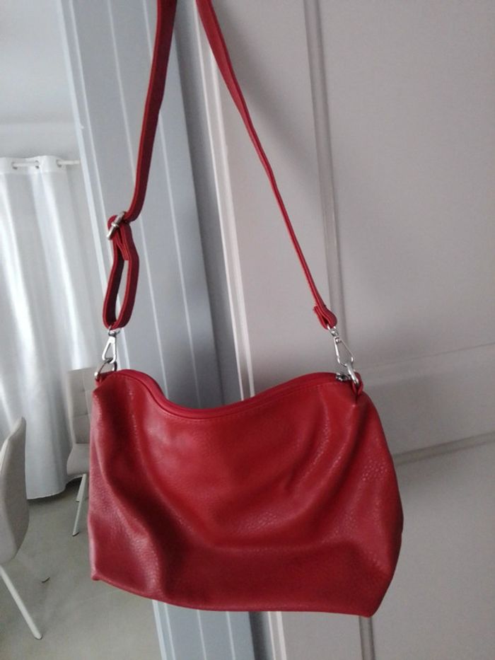 Sac rouge Eram bandoulière. - photo numéro 2