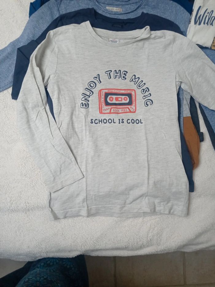 Lot t-shirts 10ans - photo numéro 3