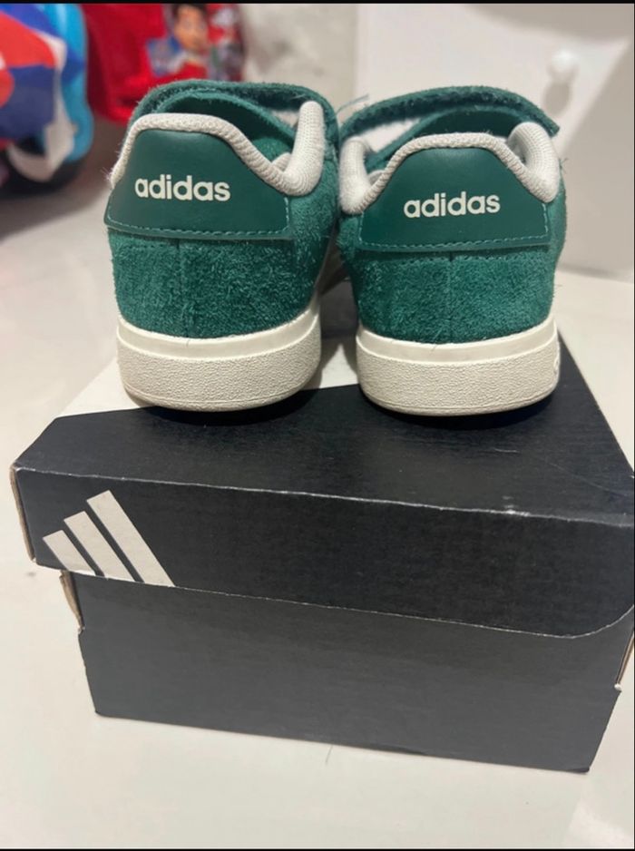 Basket adidas taille 26 - photo numéro 3