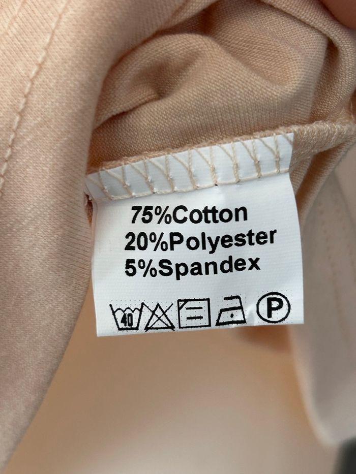 T-shirt à manches courtes col en V taille S - photo numéro 3