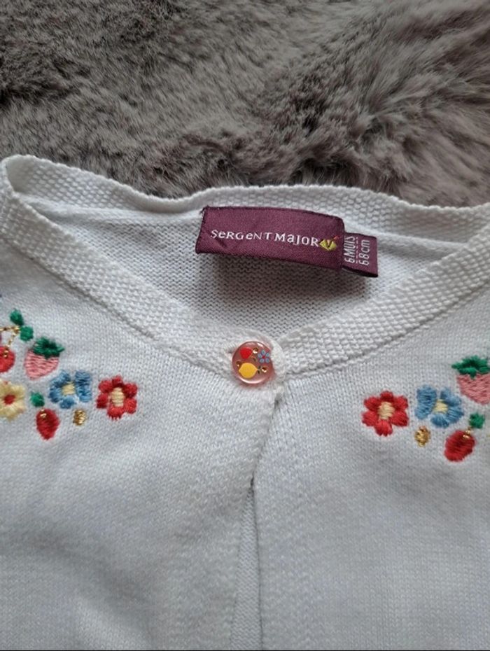 Gilet blanc 6 mois - photo numéro 4
