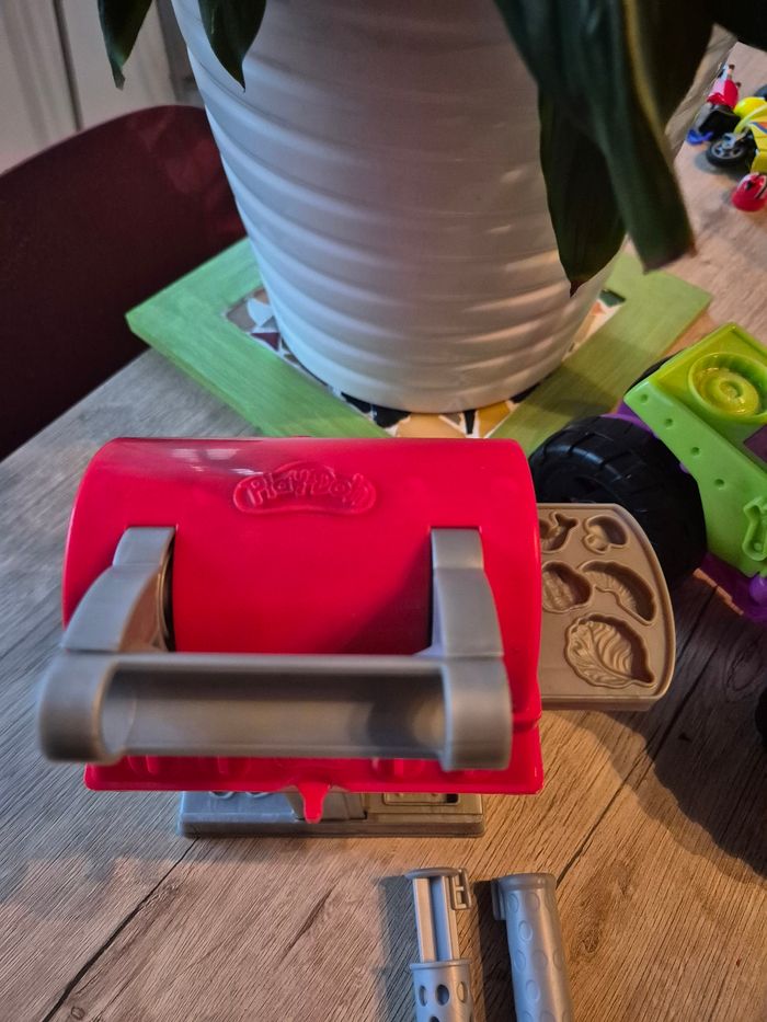 LOT - PATE A MODELER - photo numéro 3