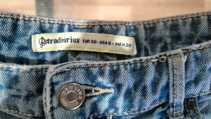 Short court en jeans  stradivarius taille 38 - photo numéro 3