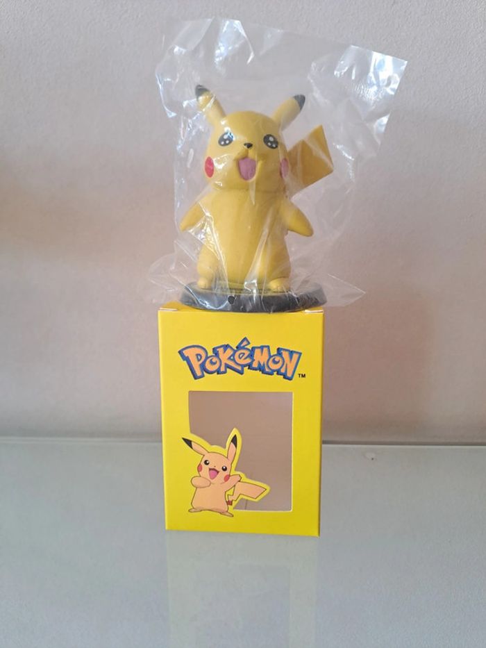 Neuve sous blister, figurine Pokemon Pikachu 8,5 cm