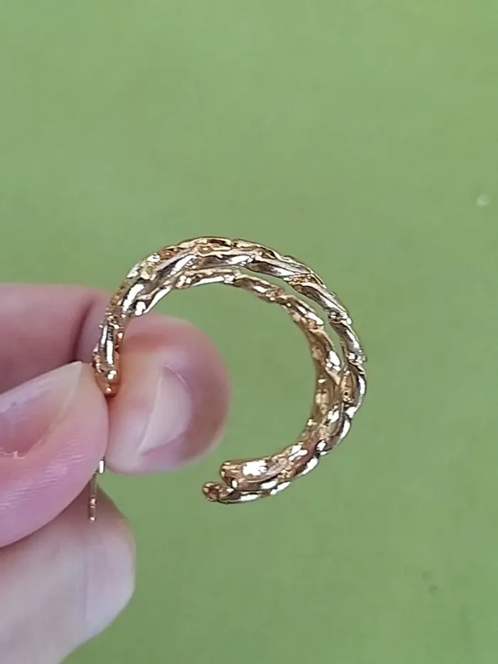 Boucle d'oreille dorée créole - photo numéro 3