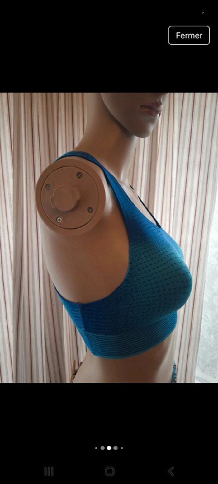 Brassière de sport Nike bleu/tourquoise taille XS - photo numéro 5