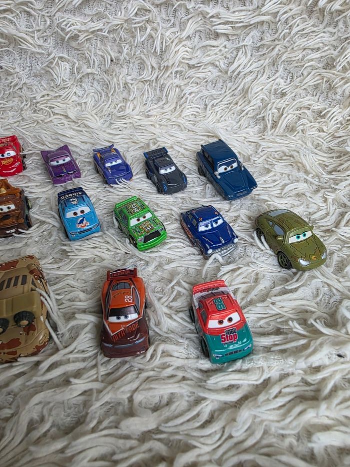 Voiture disney cars - mini format - 5 cm environ - lot de 15 voiture disneyland paris - photo numéro 3