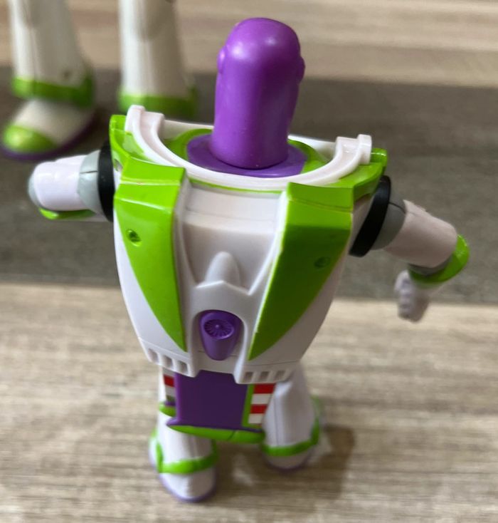 Lot e 3 buzz l’éclair dont le gros qui fait du son et lumières en bon état - photo numéro 4