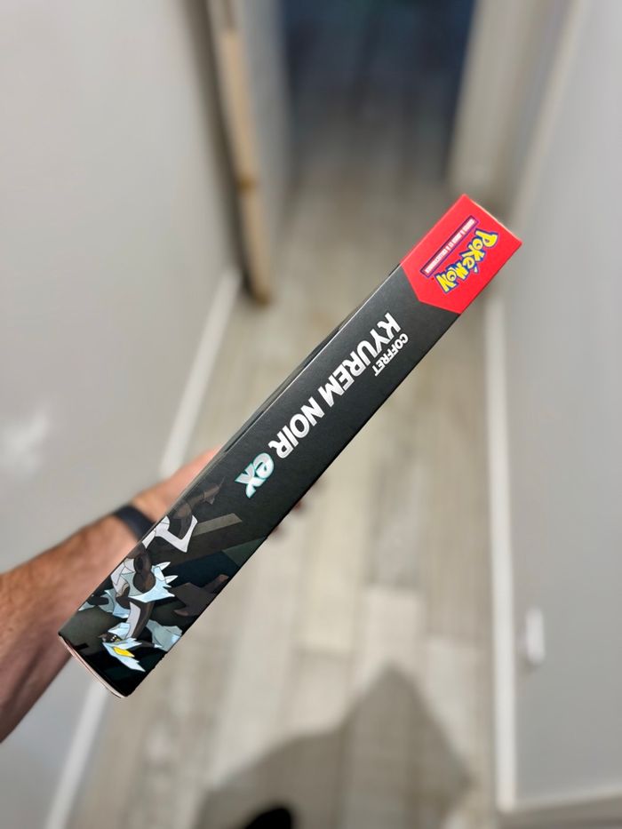 [NEUF] Coffre Pokémon Kyurem ex Noir - photo numéro 2