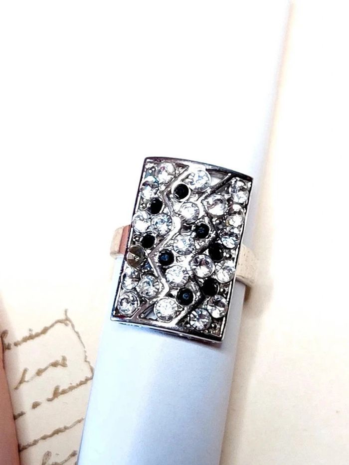 Magnifique bague rectangulaire ornée de strass - photo numéro 7