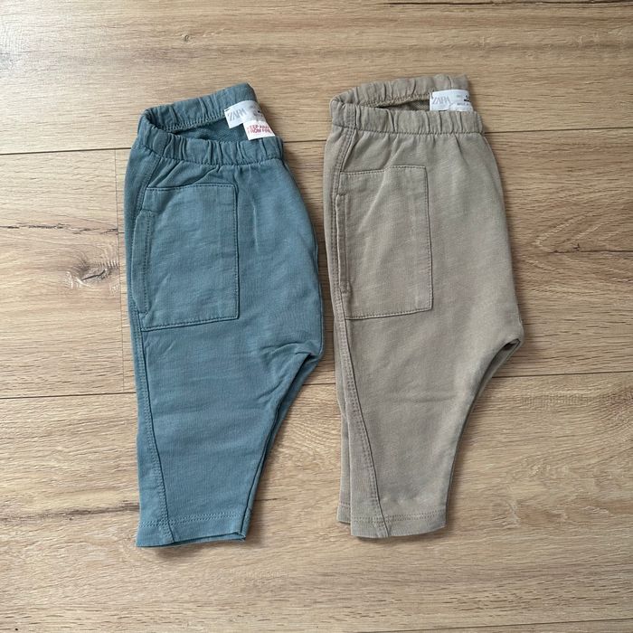 Pantalons Zara bleu et beige taille 1-3 mois