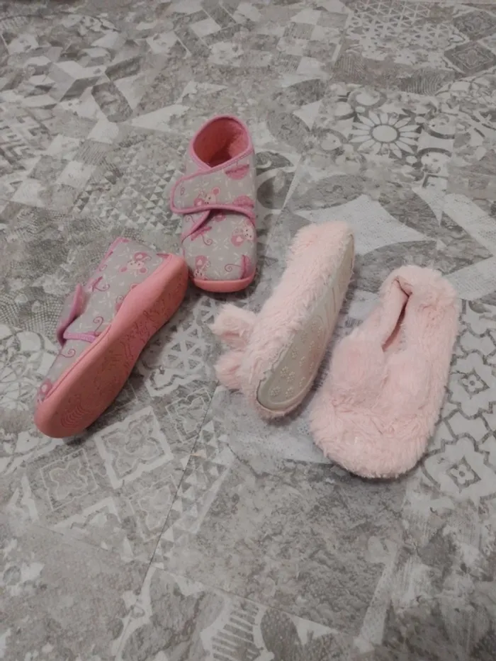 Deux paires de chaussons fille - photo numéro 3