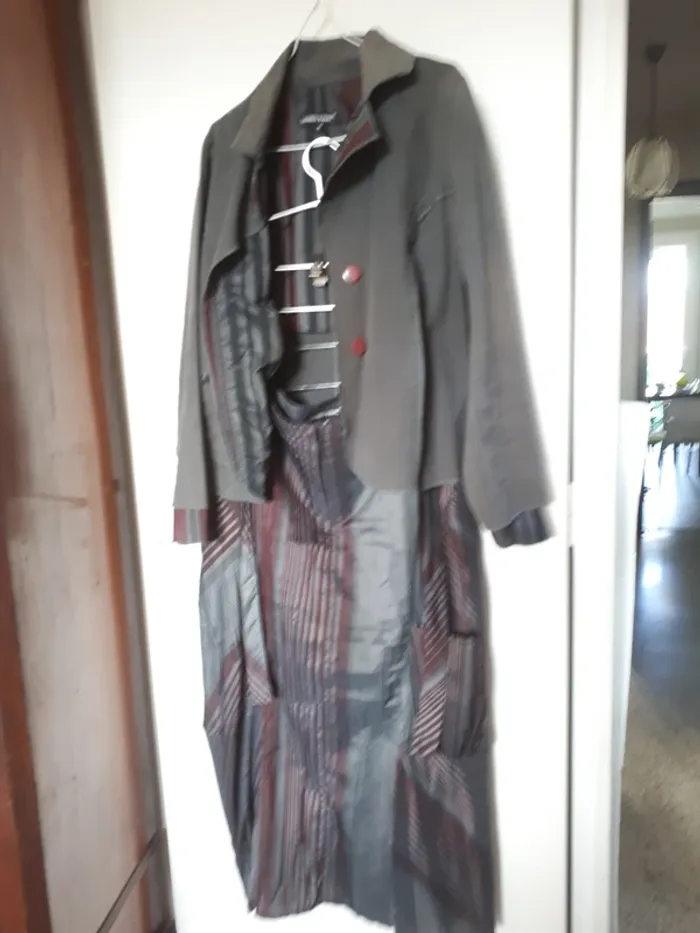Tailleur jupe fantaisie taille M 40 42