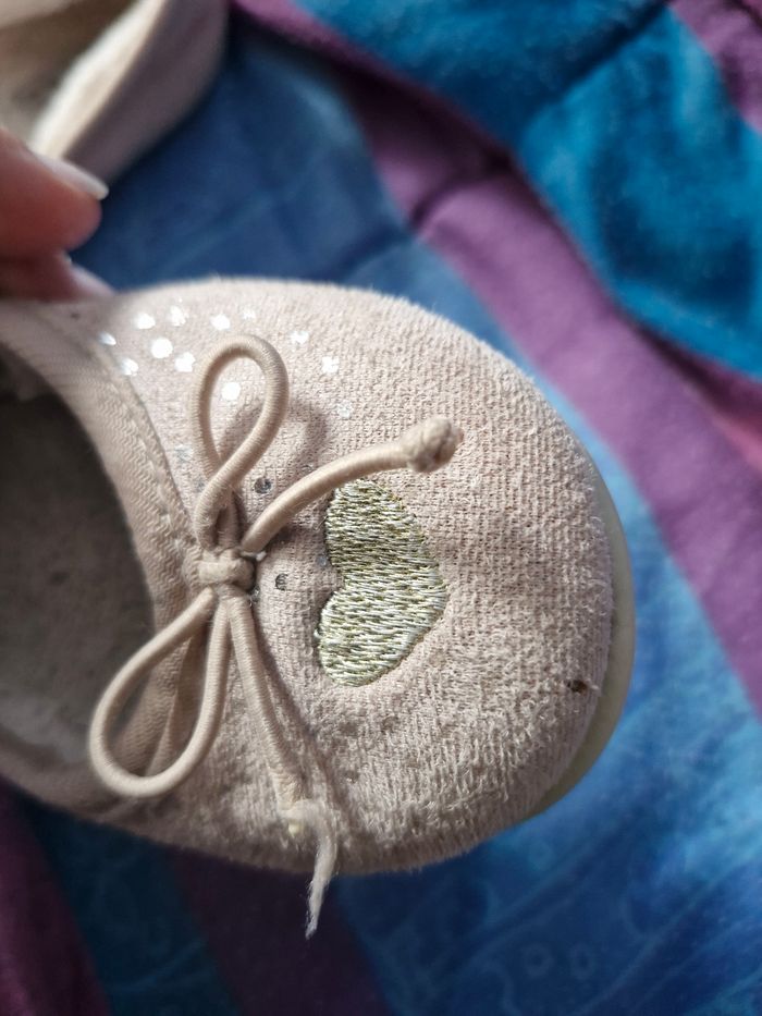 Petites pantoufles style ballerines de danse rose et strass - photo numéro 9