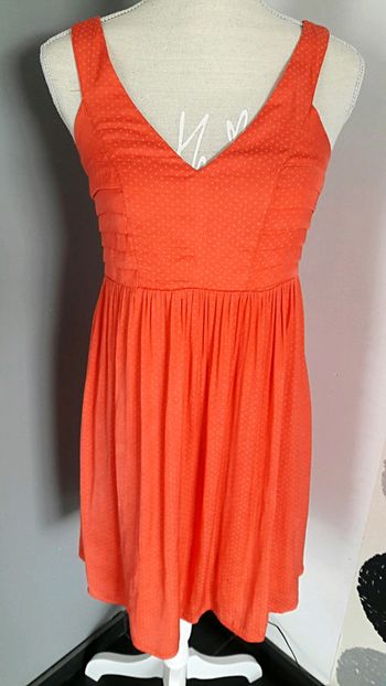 Très  belle  robe d été.