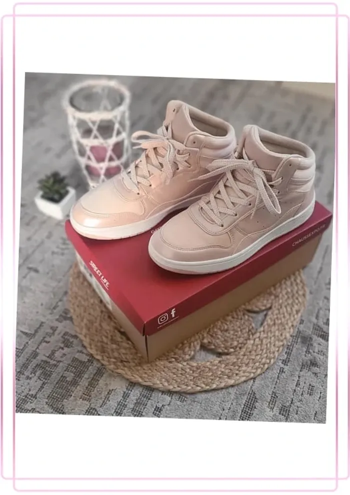 Baskets montantes  – neuves et confortables