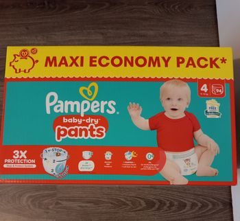 1 carton Pampers taille 4