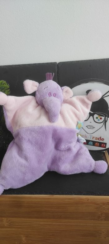 Doudou Disney Elephant lumpy coussin semi plat violet rose nicotoy fleur Peluche