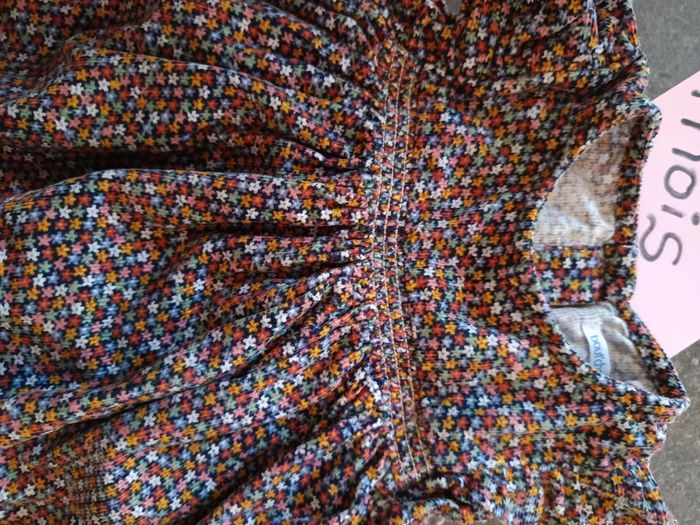 Robe sans manches fleurie 9 mois - photo numéro 3