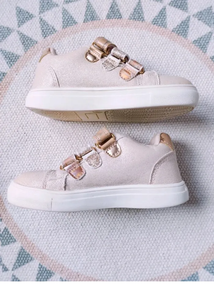 Lot de 2 paires de baskets T26 Bon État - photo numéro 6