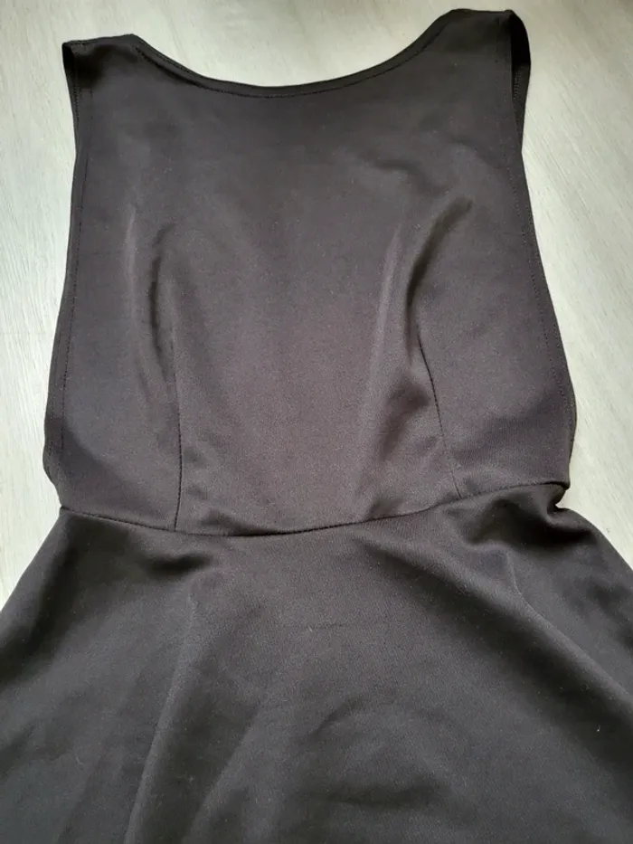 Robe dos nu noire s - photo numéro 2