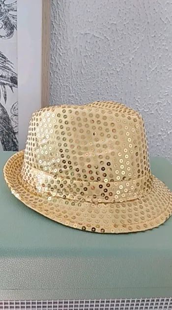 Chapeau paillettes