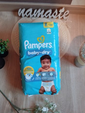 Couches Pampers taille 2