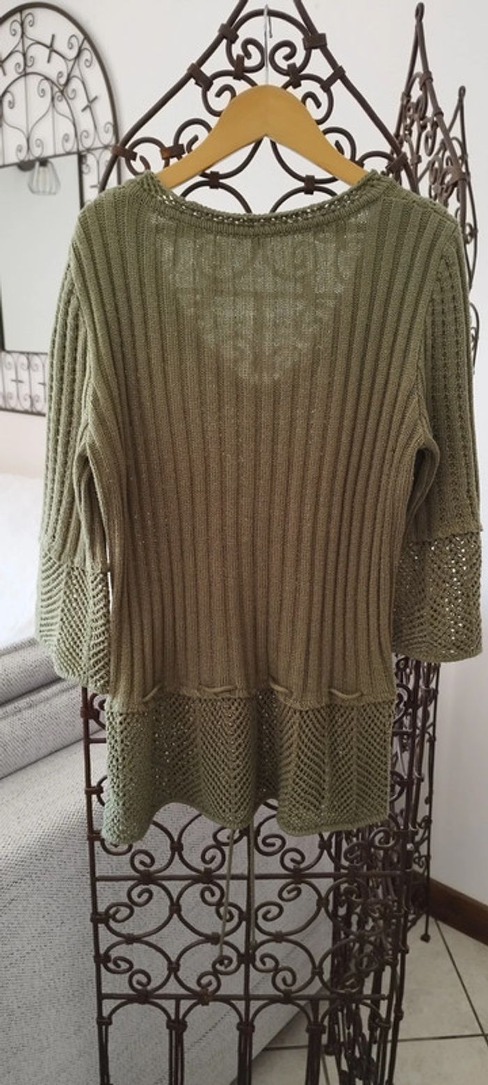 Haut kaki léger manches 3/4. Très bon état. Taille 40 - photo numéro 2