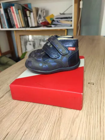 Chaussures cuir kickers neuves 19