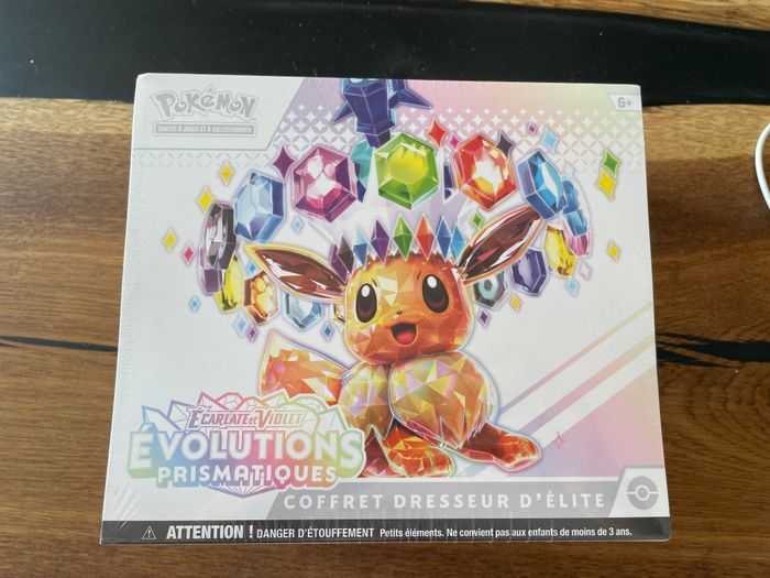 Pokémon - Coffret Dresseur d'Élite (ETB) EV08.5 Évolutions Prismatiques FR 8.5