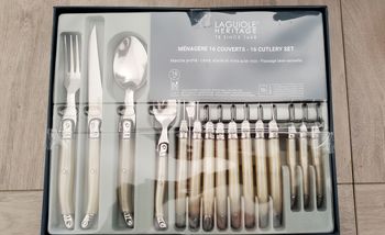 Ménagère Laguiole 16 Pièces Neuve.