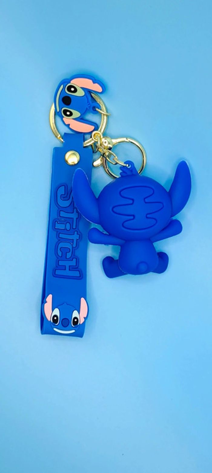 Porte-clés Stitch Disney • Lilo & Stitch • PVC Ultra-Résistant • Idée Cadeau Fan 🚀 (5) - photo numéro 3
