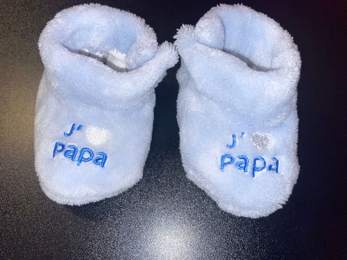 Chaussons bébé à message bleu ciel taille 0-6 mois