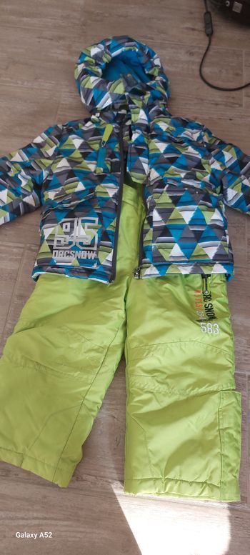 Skis ensemble