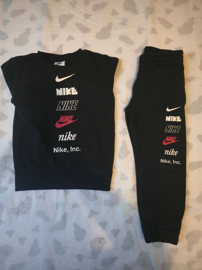Survêtement nike