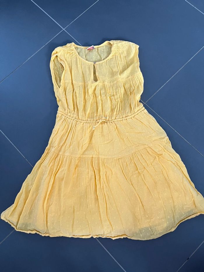 Robe tape à l’œil 10 ans en très bon état
