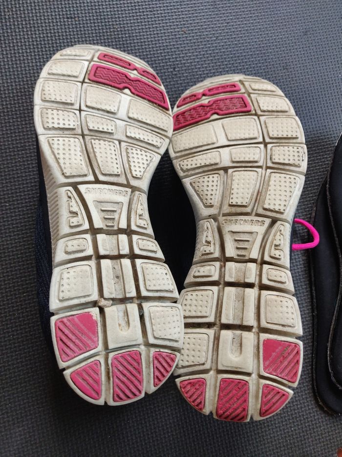 Skechers semelles à mémoire de forme marine et fushia taille 40 - photo numéro 3