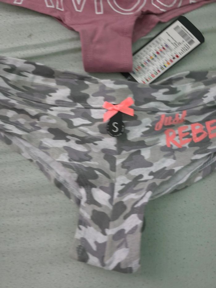 Lot de deux culottes taille S neuves - photo numéro 4