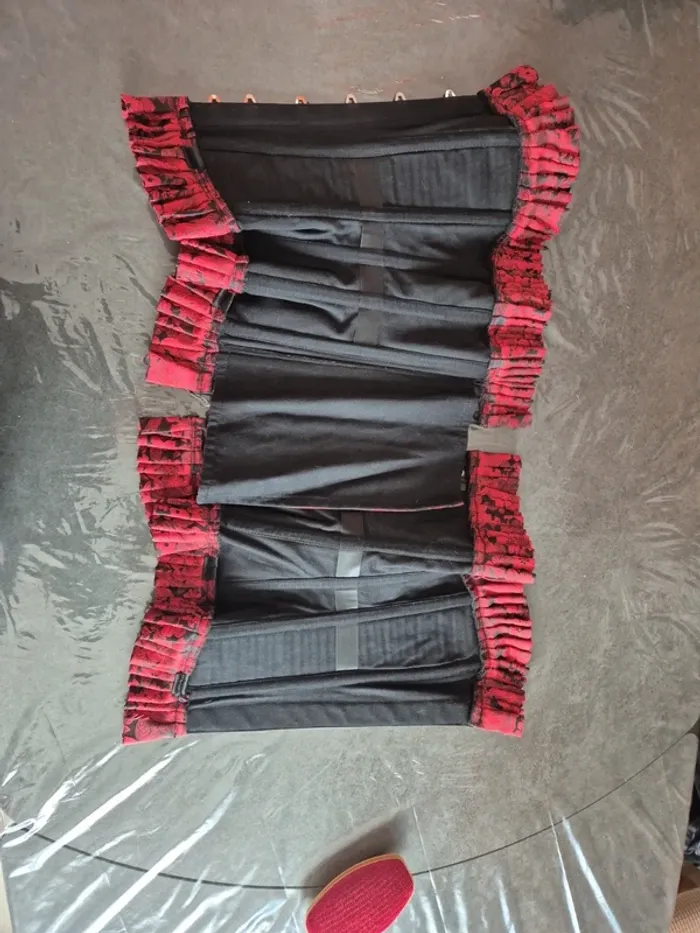 Corset victorien avec vinyle - photo numéro 3