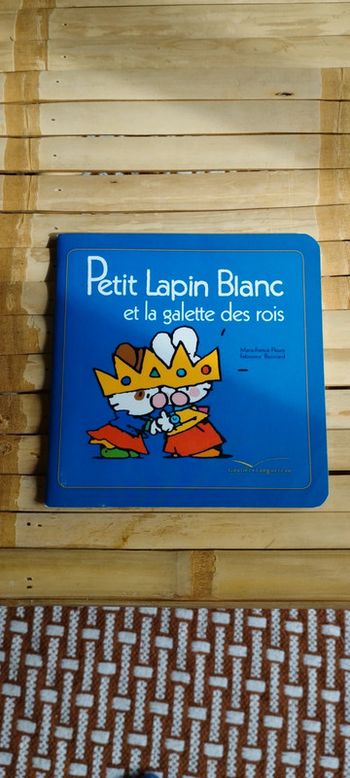 Livre Petit lapin blanc et la galette des rois