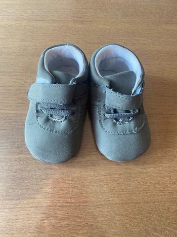 Chaussures bébé gris
