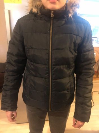 Doudoune Teddy Smith taille 2 en tbe à 30 euros