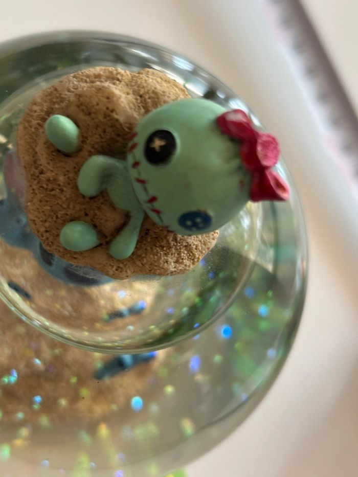Snowglobe musical Lilo et stitch boule pailletée - photo numéro 15