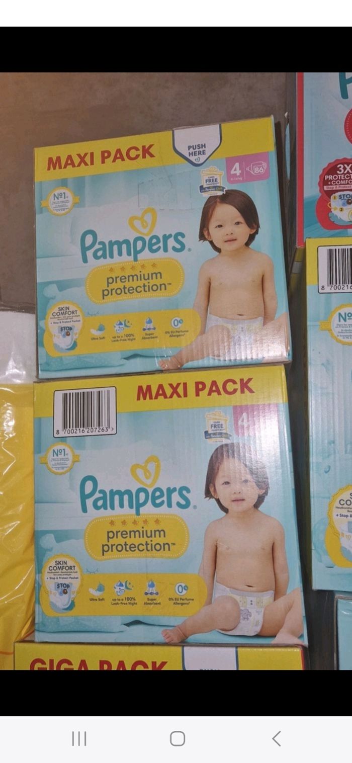 Lot de 2 maxi pack 86 couches pampers premium protection Taille 4