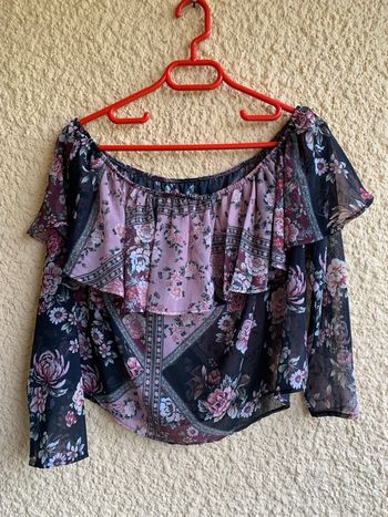 Top court à fleurs Stradivarius taille 38