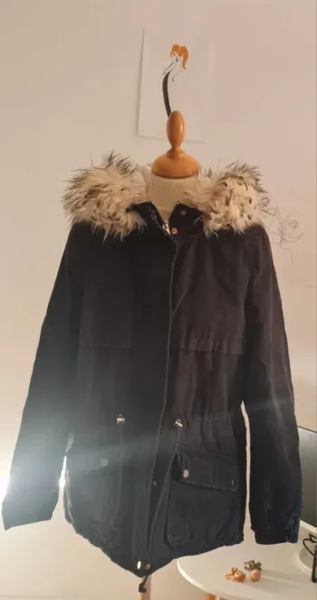 Manteau avec capuche noir